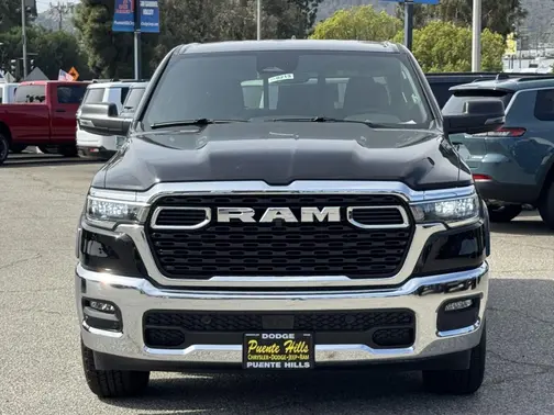 Diamond Black Crystal Pearl-Coat Exterior Paint 2026 RAM 1500 Big Horn