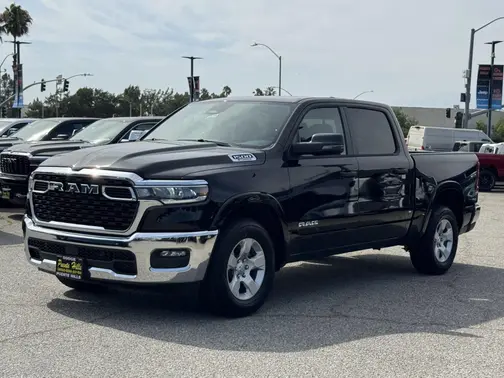 Diamond Black Crystal Pearl-Coat Exterior Paint 2026 RAM 1500 Big Horn