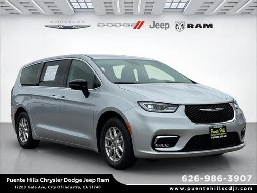 2024 Chrysler Pacifica Touring L