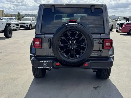 Granite Crystal Metallic Clearcoat 2025 Jeep Wrangler 4xe Sahara