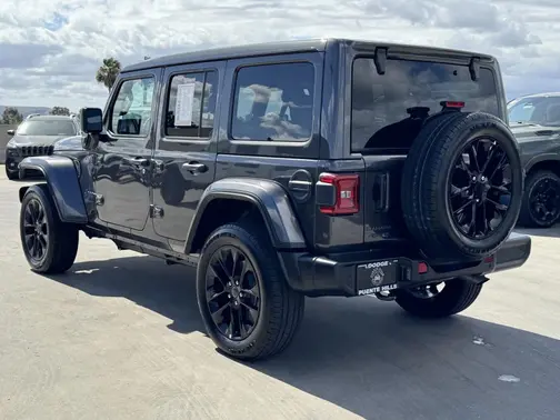Granite Crystal Metallic Clearcoat 2025 Jeep Wrangler 4xe Sahara