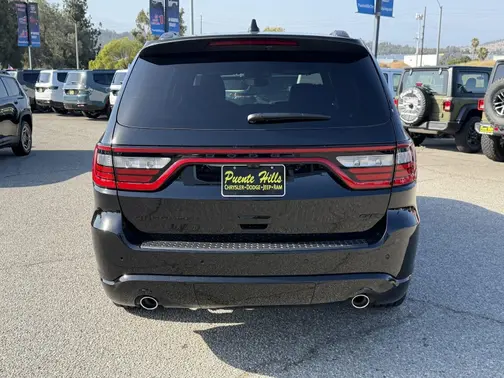 Diamond Black Clear-Coat Exterior Paint 2026 Dodge Durango GT