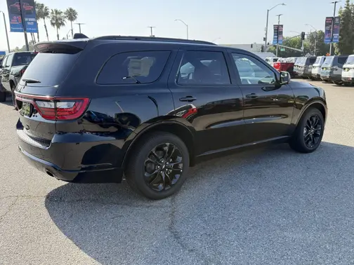 Diamond Black Clear-Coat Exterior Paint 2026 Dodge Durango GT