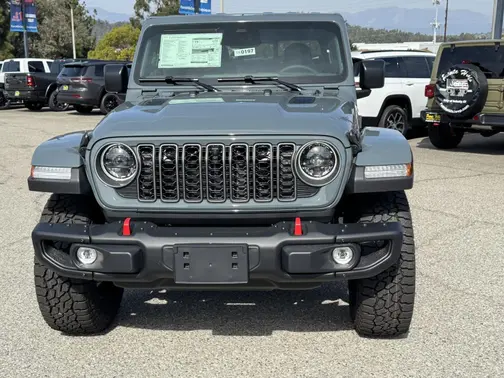 Anvil Clear-Coat Exterior Paint 2026 Jeep Gladiator RUBI
