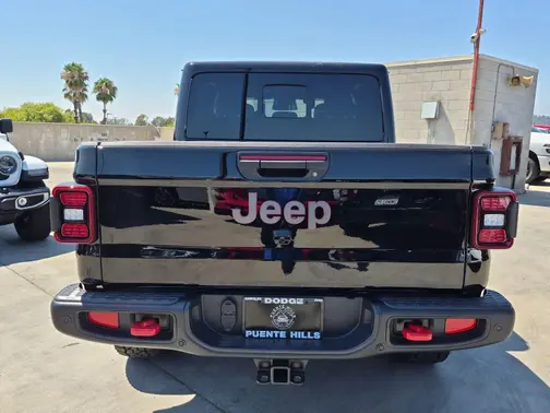 Black Clear-Coat Exterior Paint 2026 Jeep Gladiator Rubicon X