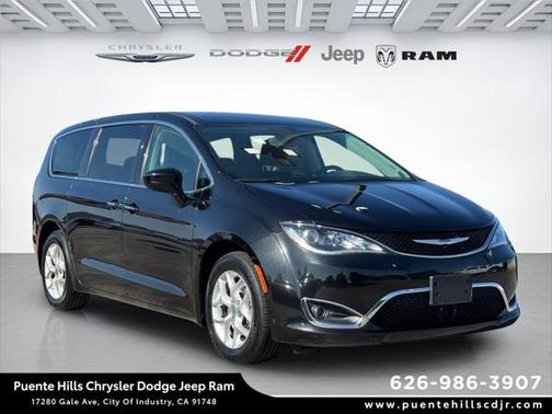 2020 Chrysler Pacifica Touring