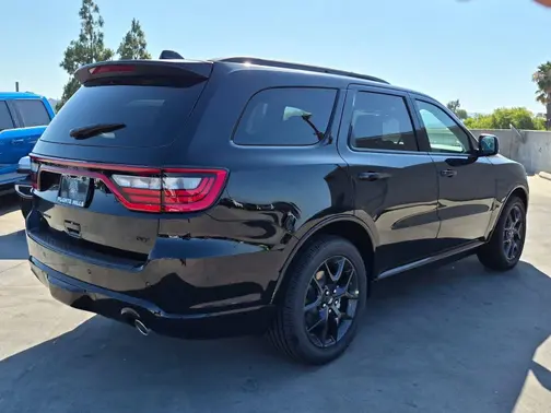 Diamond Black Clear-Coat Exterior Paint 2026 Dodge Durango GT Plus HEMI V8