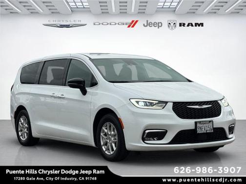 2024 Chrysler Pacifica Touring