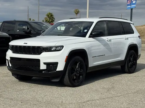 Bright White Clearcoat 2023 Jeep Grand Cherokee L Altitude
