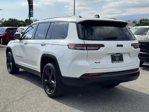 Bright White Clearcoat 2023 Jeep Grand Cherokee L Altitude