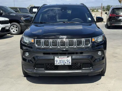 Diamond Black Crystal Pearlcoat 2023 Jeep Compass Latitude