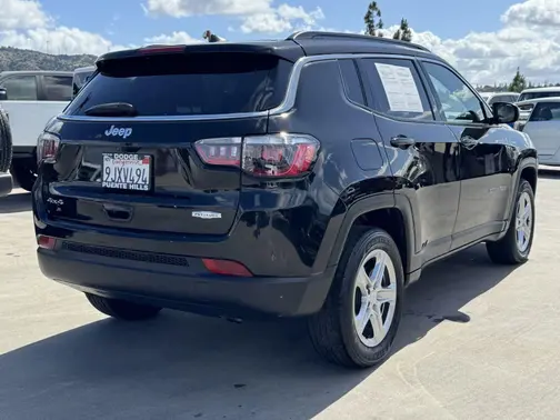 Diamond Black Crystal Pearlcoat 2023 Jeep Compass Latitude