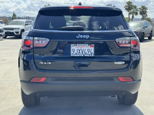 Diamond Black Crystal Pearlcoat 2023 Jeep Compass Latitude