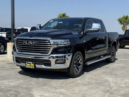 Diamond Black Crystal Pearl-Coat Exterior Paint 2026 RAM 1500 Laramie