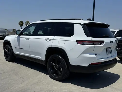 Bright White Clearcoat 2023 Jeep Grand Cherokee L Altitude