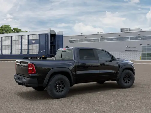 Diamond Black Crystal Pearl-Coat Exterior Paint 2026 RAM 1500 RHO