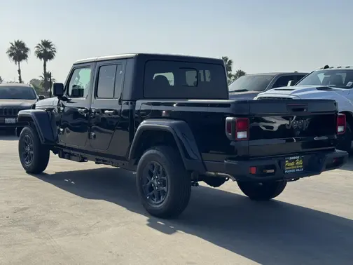 Black Clear-Coat Exterior Paint 2026 Jeep Gladiator 85th Anniversary Edition
