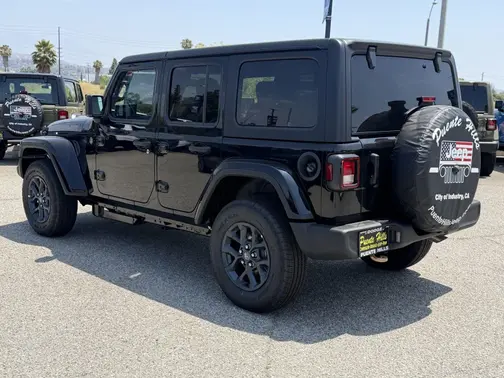 Black Clear-Coat Exterior Paint 2026 Jeep Wrangler 85th Anniversary