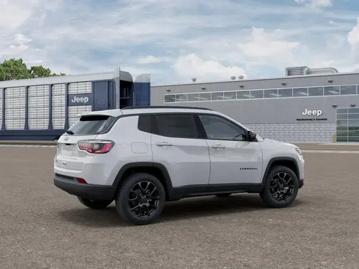 Bright White Clear-Coat Exterior Paint 2026 Jeep Compass Latitude
