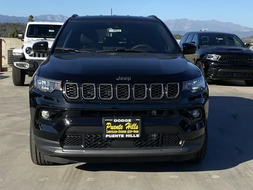 Diamond Black Crystal Pearl-Coat Exterior Paint 2026 Jeep Compass LIMI