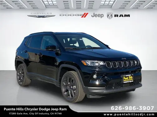 Diamond Black Crystal Pearl-Coat Exterior Paint 2026 Jeep Compass LIMI