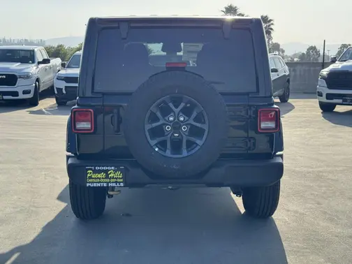 Black Clear-Coat Exterior Paint 2026 Jeep Wrangler 85th Anniversary