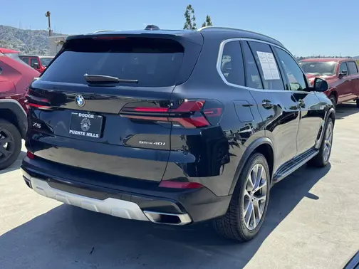 BLACK 2024 BMW X5 sDrive40i
