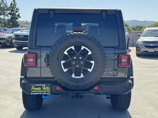 Granite Crystal Metallic Clearcoat 2025 Jeep Wrangler 4xe Rubicon