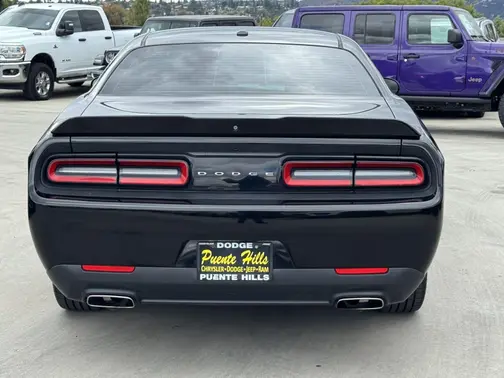 Pitch Black Clearcoat 2019 Dodge Challenger SXT