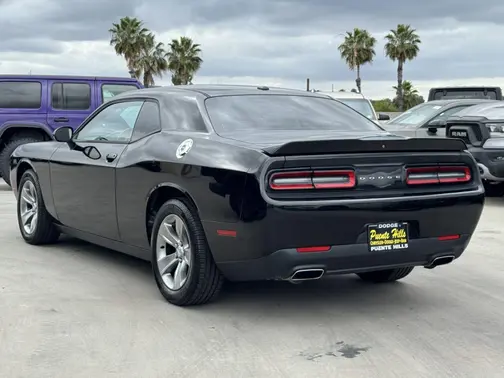 Pitch Black Clearcoat 2019 Dodge Challenger SXT