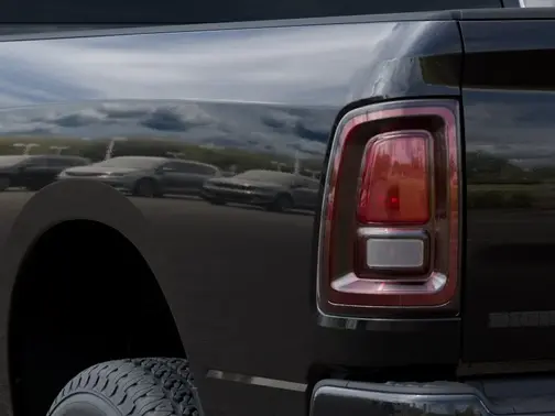 Diamond Black Crystal Pearl-Coat Exterior Paint 2026 RAM 3500 BIG HORN