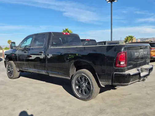 Diamond Black Crystal Pearl-Coat Exterior Paint 2026 RAM 3500 Big Horn
