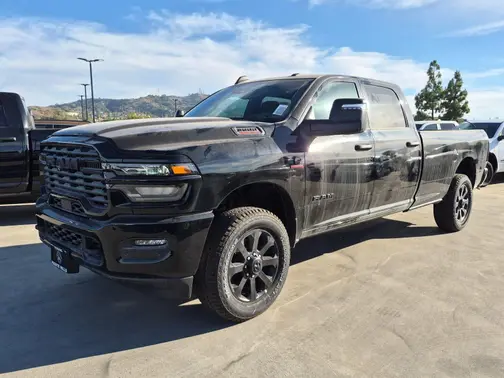 Diamond Black Crystal Pearl-Coat Exterior Paint 2026 RAM 3500 Big Horn