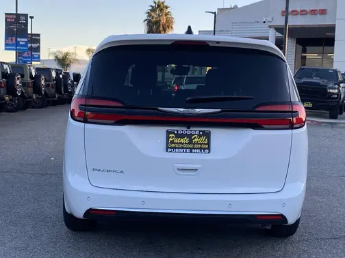 Bright White Clear-Coat Exterior Paint 2026 Chrysler Pacifica Select