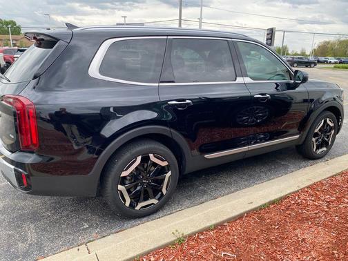 Ebony Black 2024 Kia Telluride S