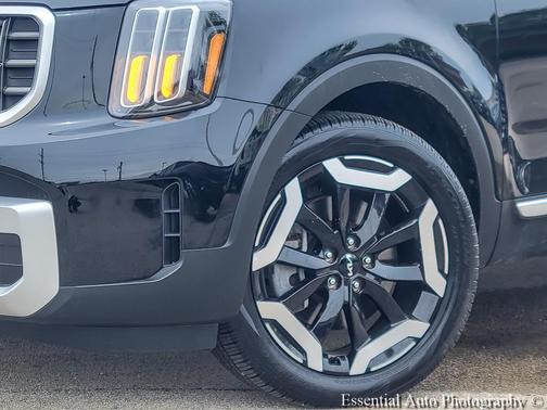 Ebony Black 2024 Kia Telluride S