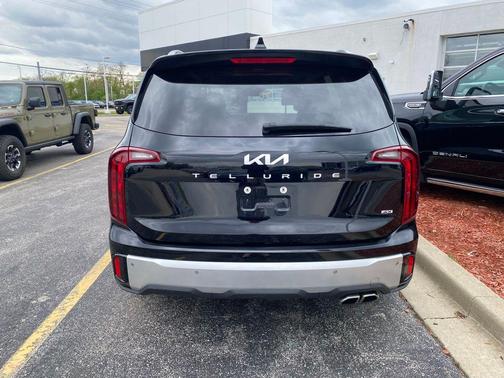 Ebony Black 2024 Kia Telluride S