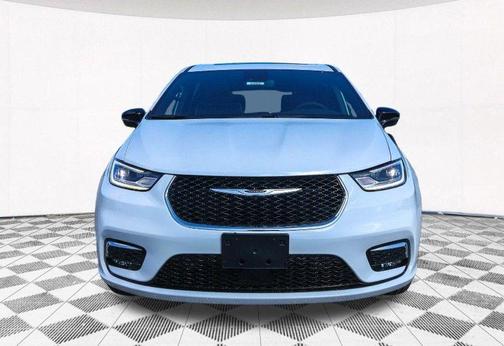 Bright White Clearcoat 2026 Chrysler Pacifica Limited
