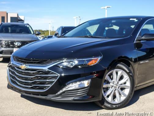 Mosaic Black Metallic 2025 Chevrolet Malibu FWD 1LT