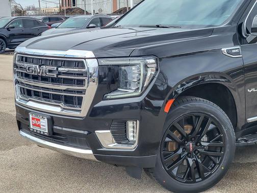 2023 GMC Yukon SLT