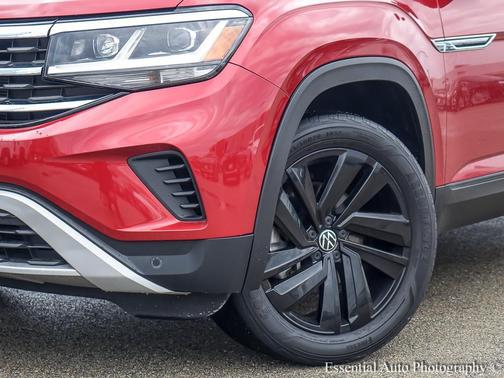 Aurora Red Metallic 2022 Volkswagen Atlas Cross Sport 3.6L V6 SE w/Technology