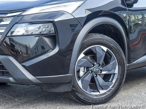 Super Black 2024 Nissan Rogue SV