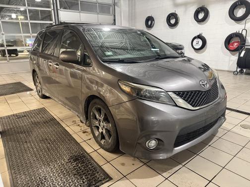 2015 Toyota Sienna SE