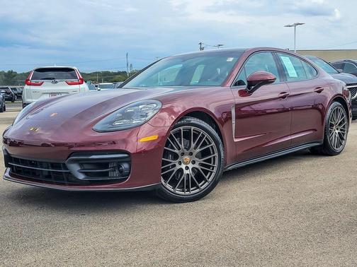 2022 Porsche Panamera 4 Platinum Edition