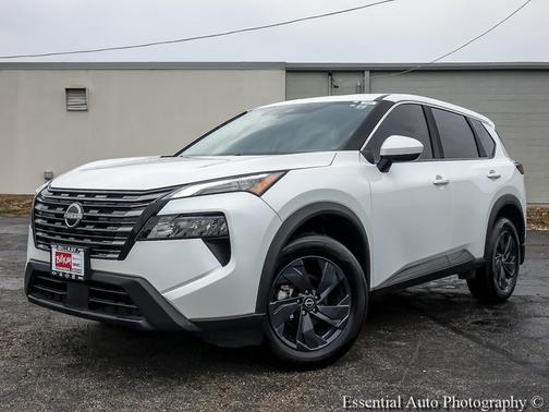 Everest White Pearl Tricoat 2026 Nissan Rogue SV