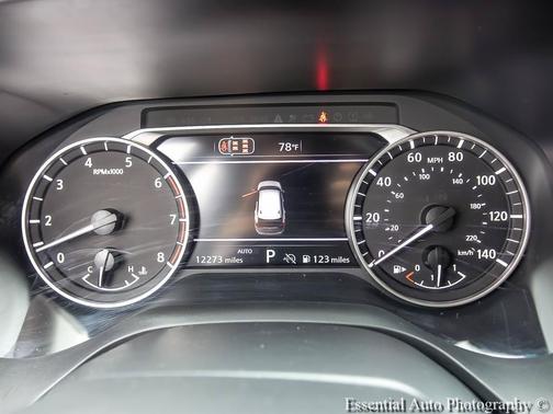 Everest White Pearl Tricoat 2026 Nissan Rogue SV