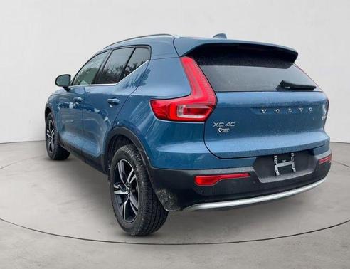 Blue 2025 Volvo XC40 B5 Core Bright Theme
