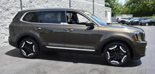 Dark Moss 2024 Kia Telluride EX