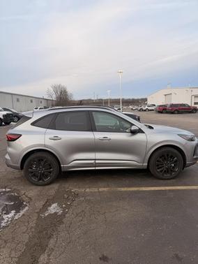 2024 Ford Escape ST-Line Elite