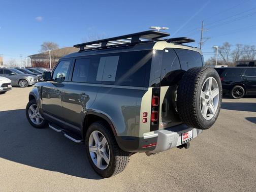 2023 Land Rover Defender SE